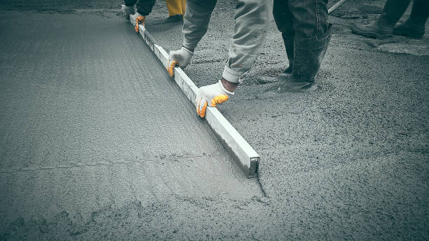 Best Concrete Sidewalk Installation  in Green Bay, WI